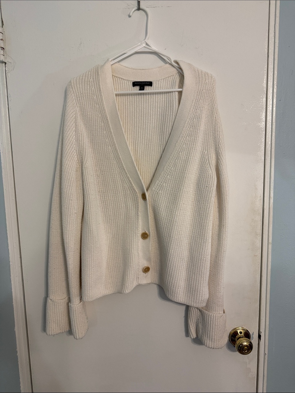 Banana Republic Cream Ribbed V-Neck Button Cardigan